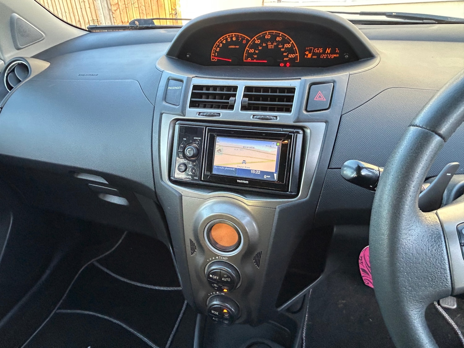 Used Toyota Yaris 2011 for sale - 76637872: Photo 14