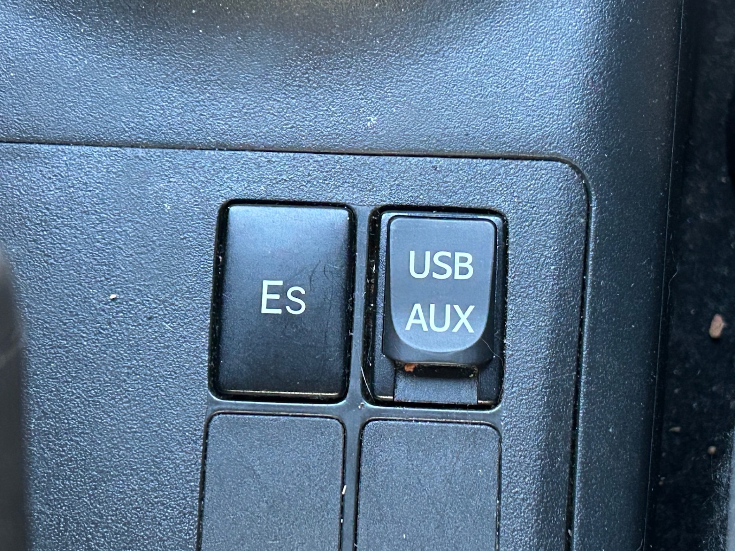 Used Toyota Yaris 2011 for sale - 76637872: Photo 18