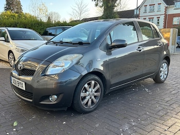 Used Toyota Yaris 2011 for sale - 76637872: Photo