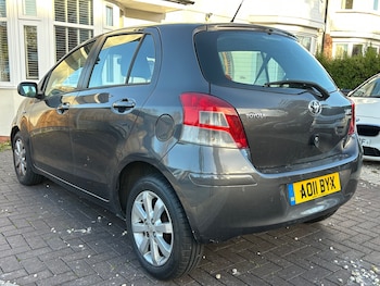Used Toyota Yaris 2011 for sale - 76637872: Photo