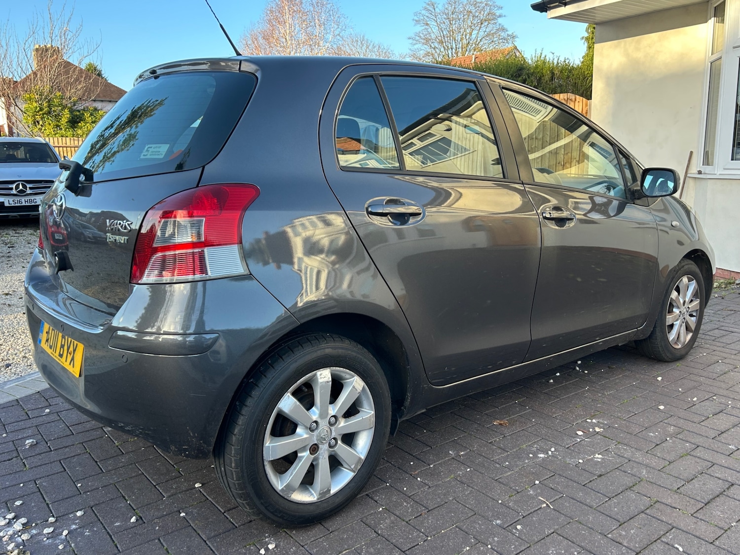 Used Toyota Yaris 2011 for sale - 76637872: Photo 5