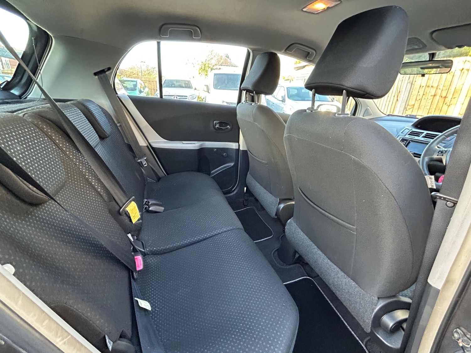 Used Toyota Yaris 2011 for sale - 76637872: Photo 9