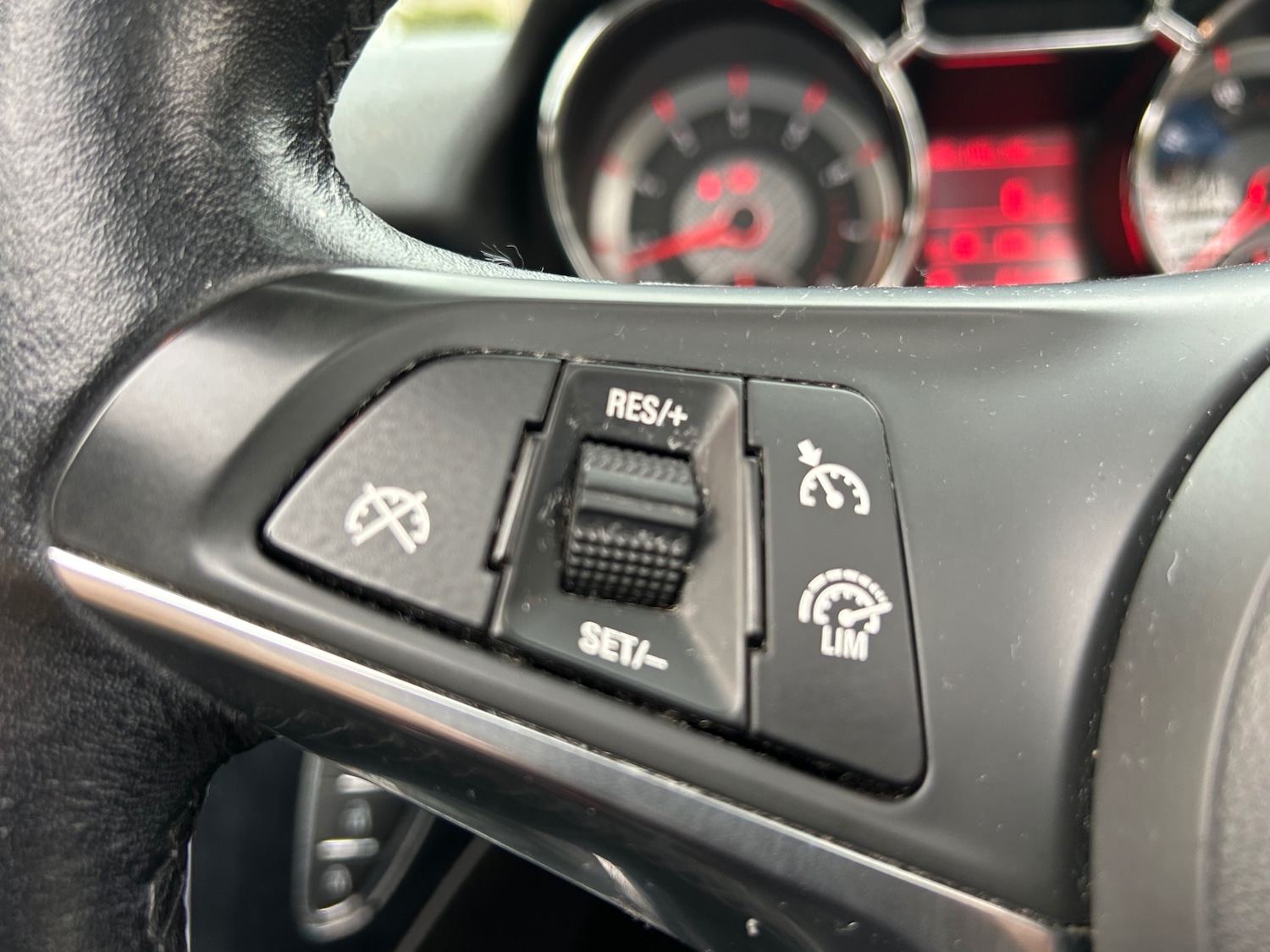 Used Vauxhall ADAM 2015 for sale - 76684190: Photo 28