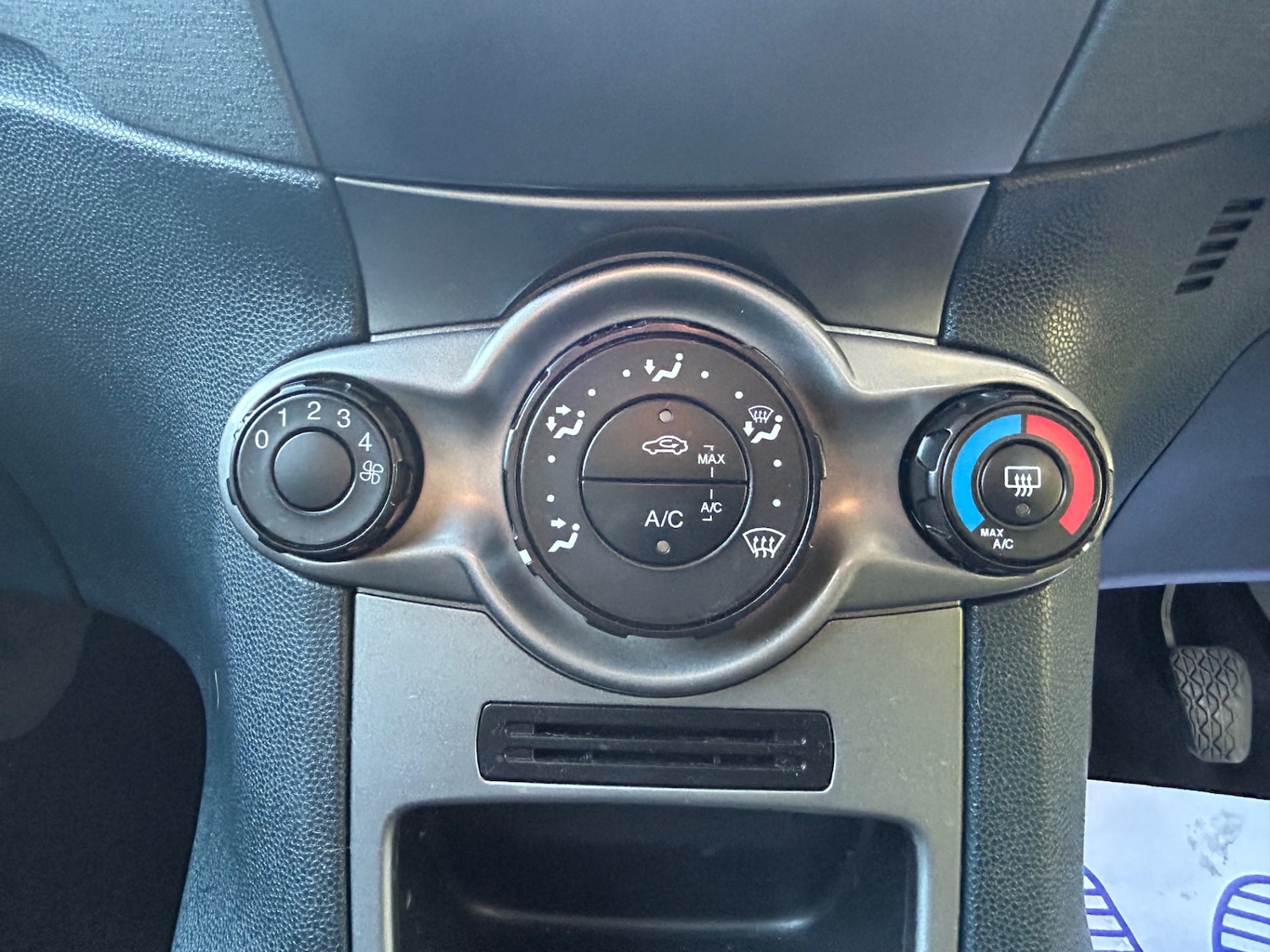 Used Ford Fiesta 2011 for sale - 76665939: Photo 15