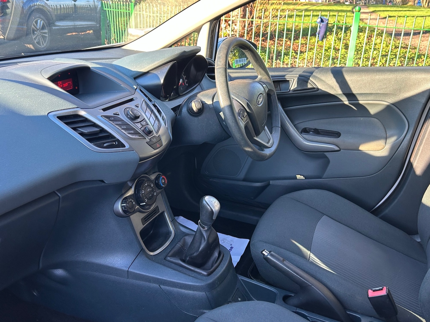 Used Ford Fiesta 2011 for sale - 76665939: Photo 9