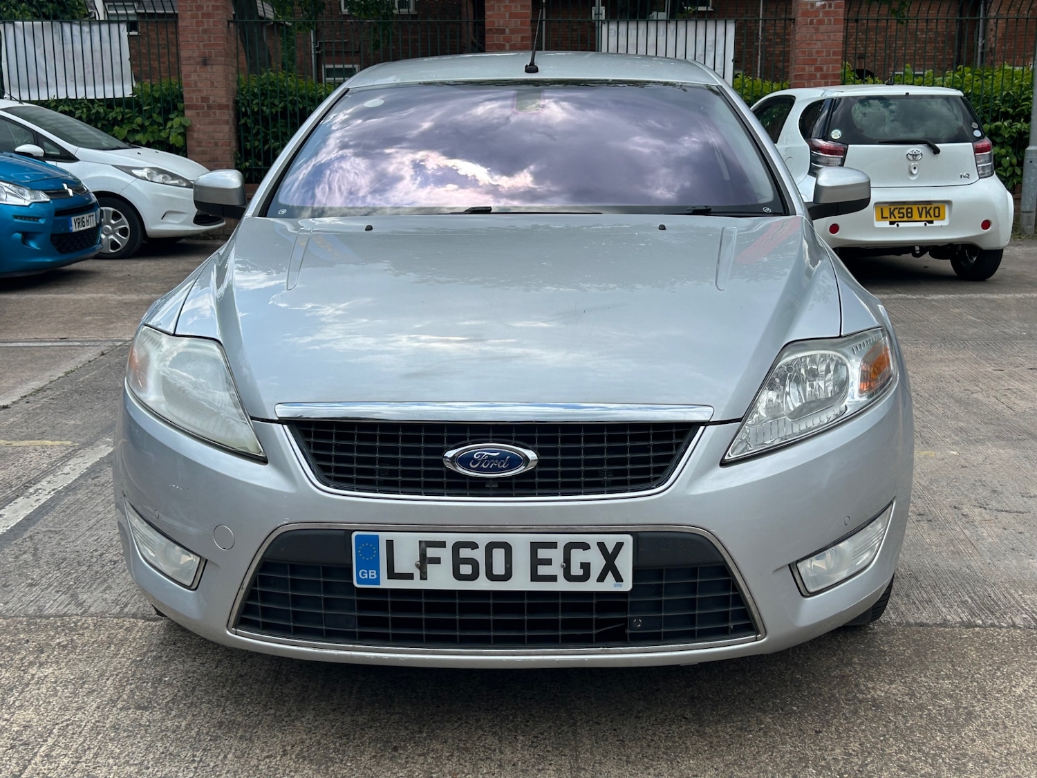 Used Ford Mondeo 2011 for sale - 76665949: Photo 2