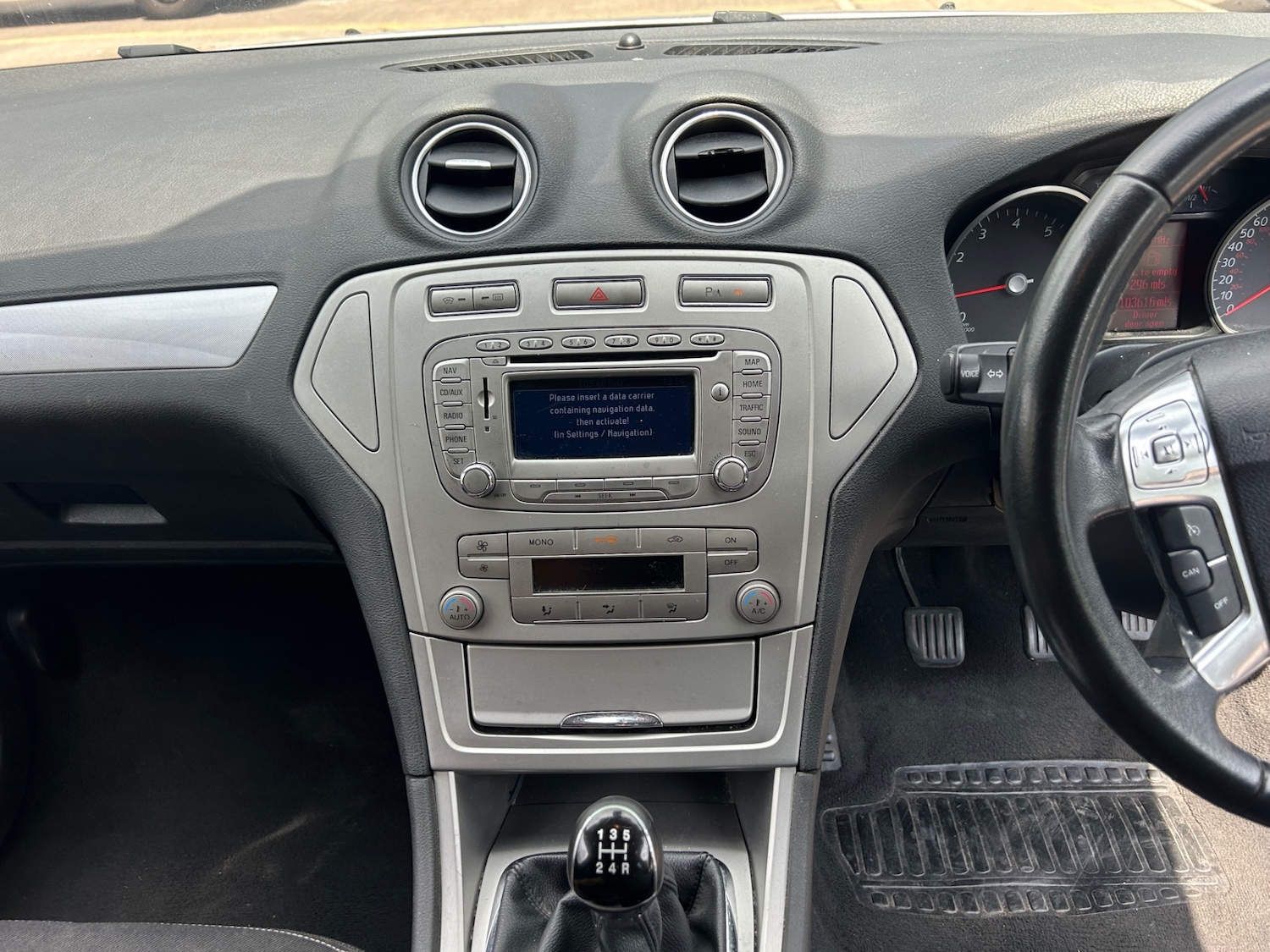 Used Ford Mondeo 2011 for sale - 76665949: Photo 21