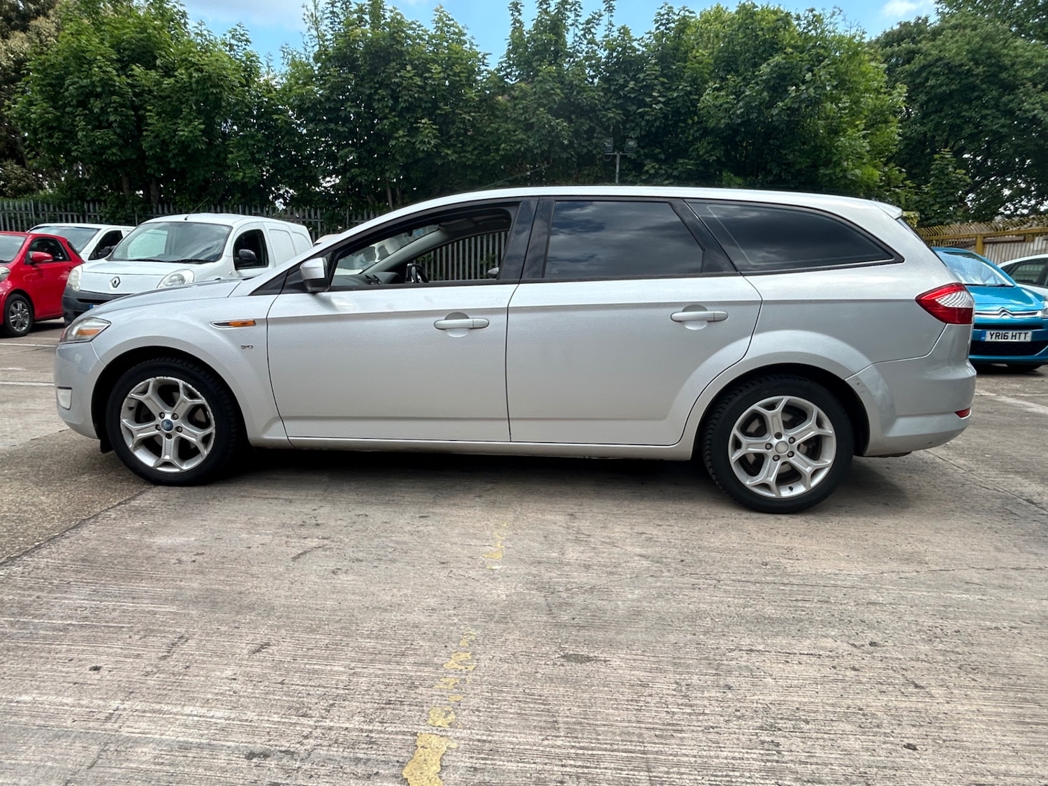 Used Ford Mondeo 2011 for sale - 76665949: Photo 4