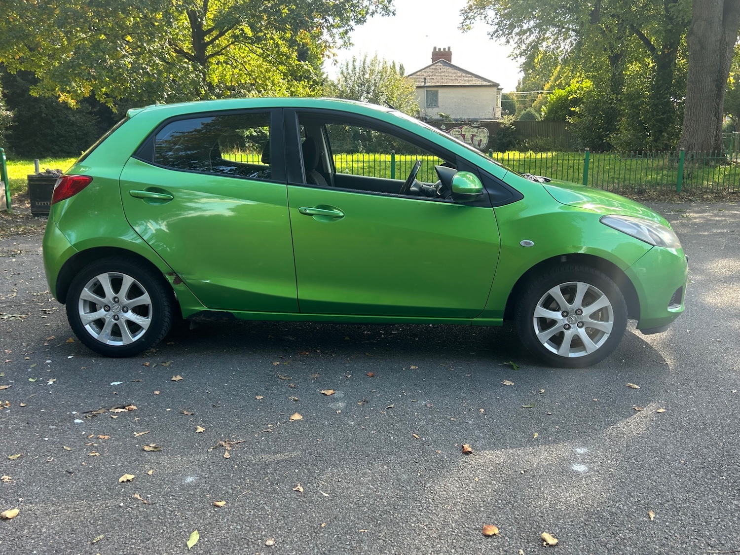 Used Mazda Mazda2 2009 for sale - 76665935: Photo 8