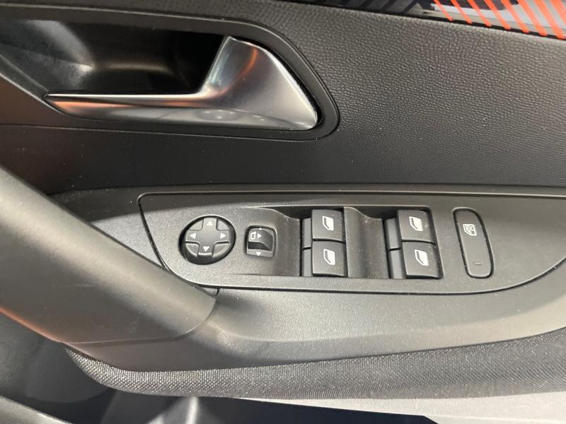 Used Peugeot 2008 2023 for sale - 78042787: Photo 17