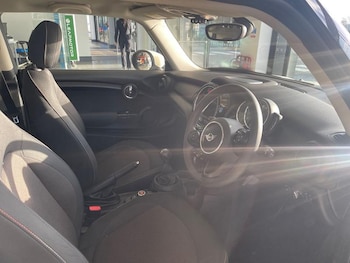 Used MINI Hatch 2019 for sale - 76744326: Photo