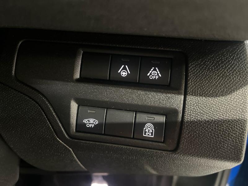 Used Peugeot 3008 2023 for sale - 76117508: Photo 32