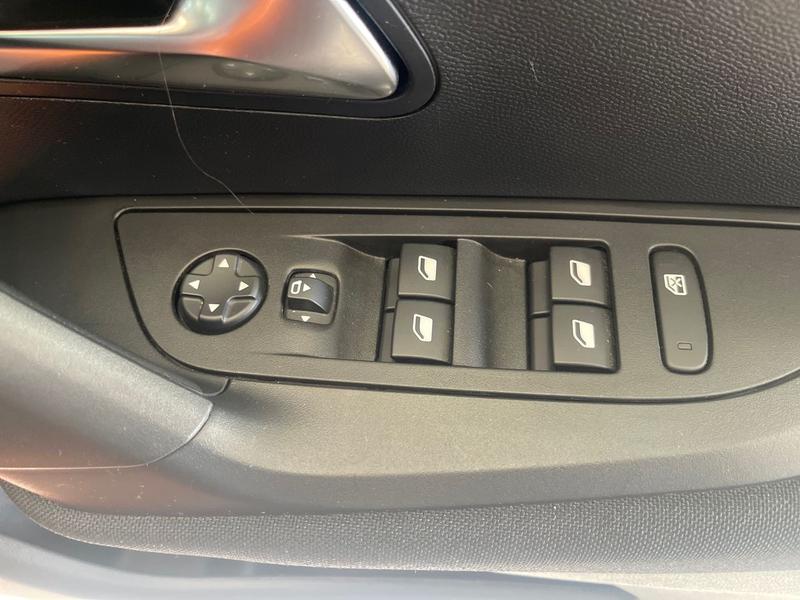 Used Peugeot 2008 2022 for sale - 77286312: Photo 31