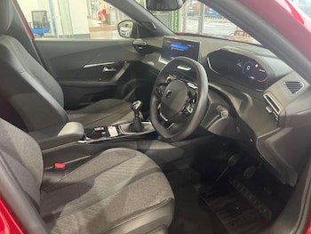 Used Peugeot 2008 2023 for sale - 76744319: Photo