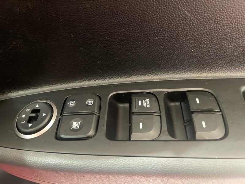 Used Hyundai i10 2019 for sale - 76616335: Photo 14