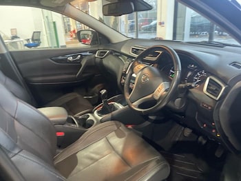 Used Nissan Qashqai 2016 for sale - 76744317: Photo