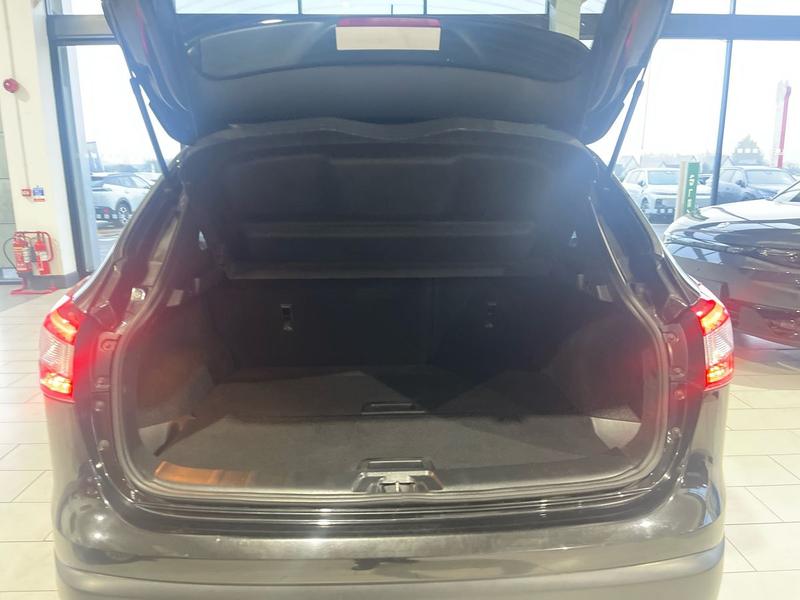 Used Nissan Qashqai 2016 for sale - 76744317: Photo 9