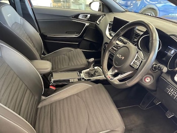 Used Kia Ceed 2023 for sale - 78618485: Photo