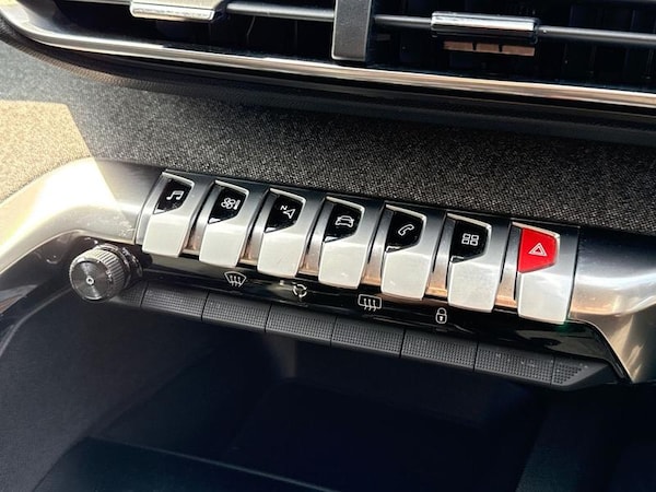 Used Peugeot 3008 2018 for sale - 75489775: Photo 24