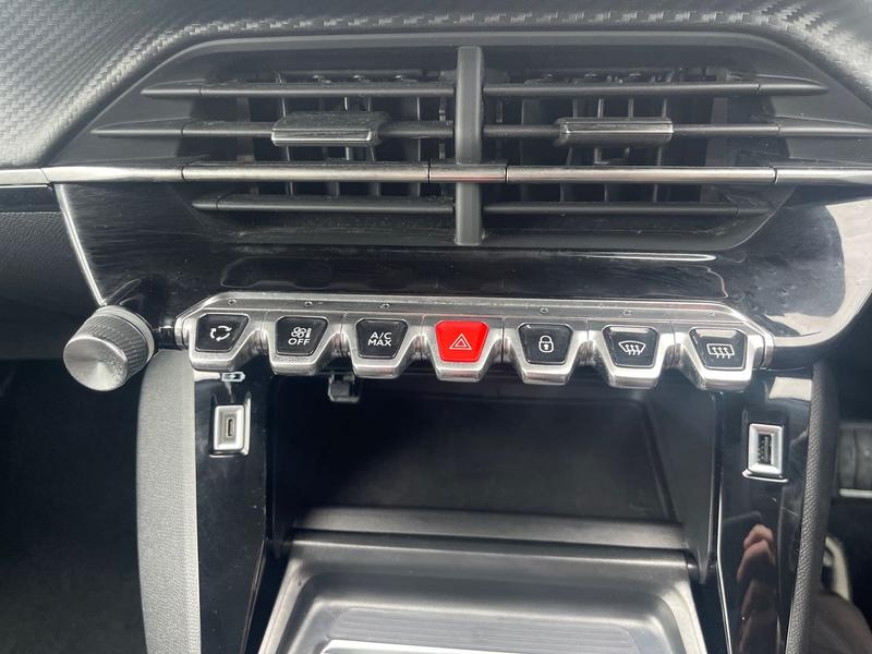 Used Peugeot 2008 2022 for sale - 76519686: Photo 32