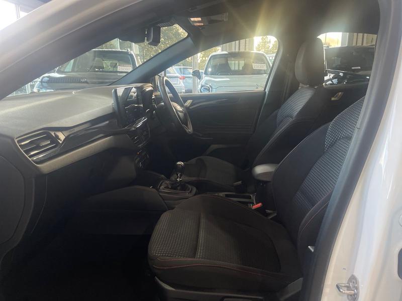 Used Ford Focus 2023 for sale - 76394136: Photo 11