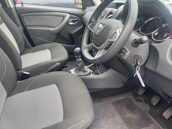 Used Dacia Duster 2018 for sale - 79280888: Photo