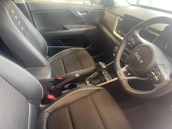 Used Kia Stonic 2023 for sale - 79232457: Photo