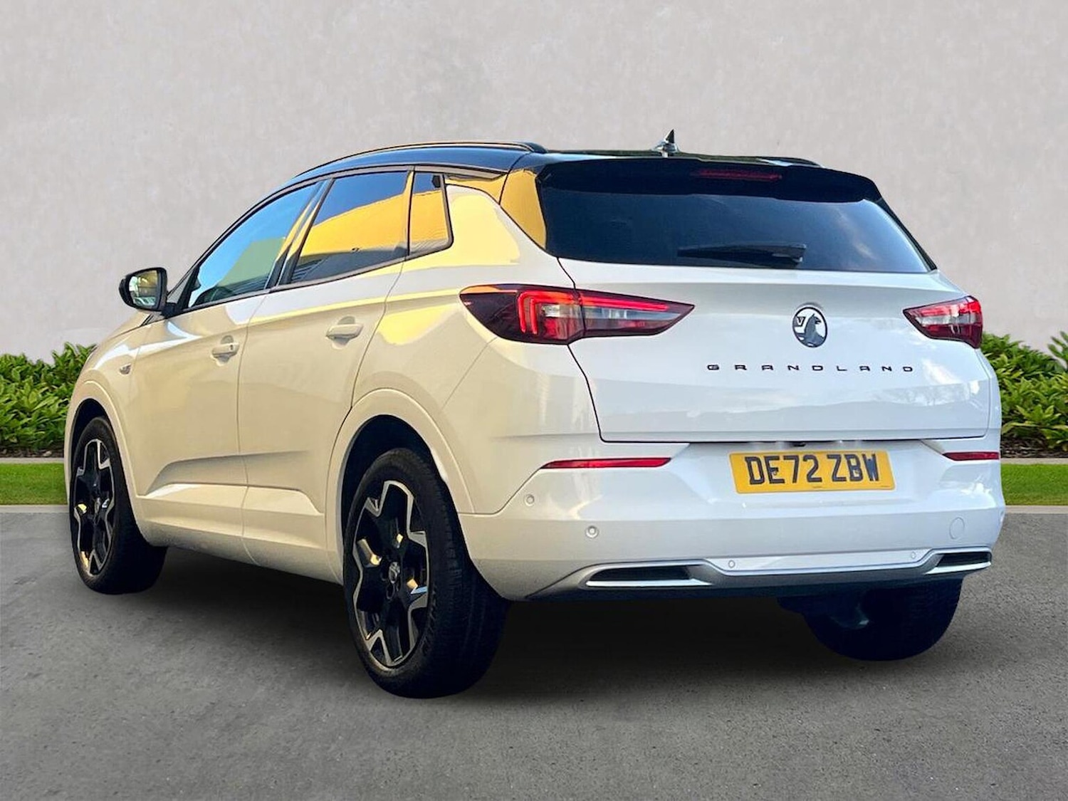 Used Vauxhall Grandland 2022 for sale - 76638885: Photo 2