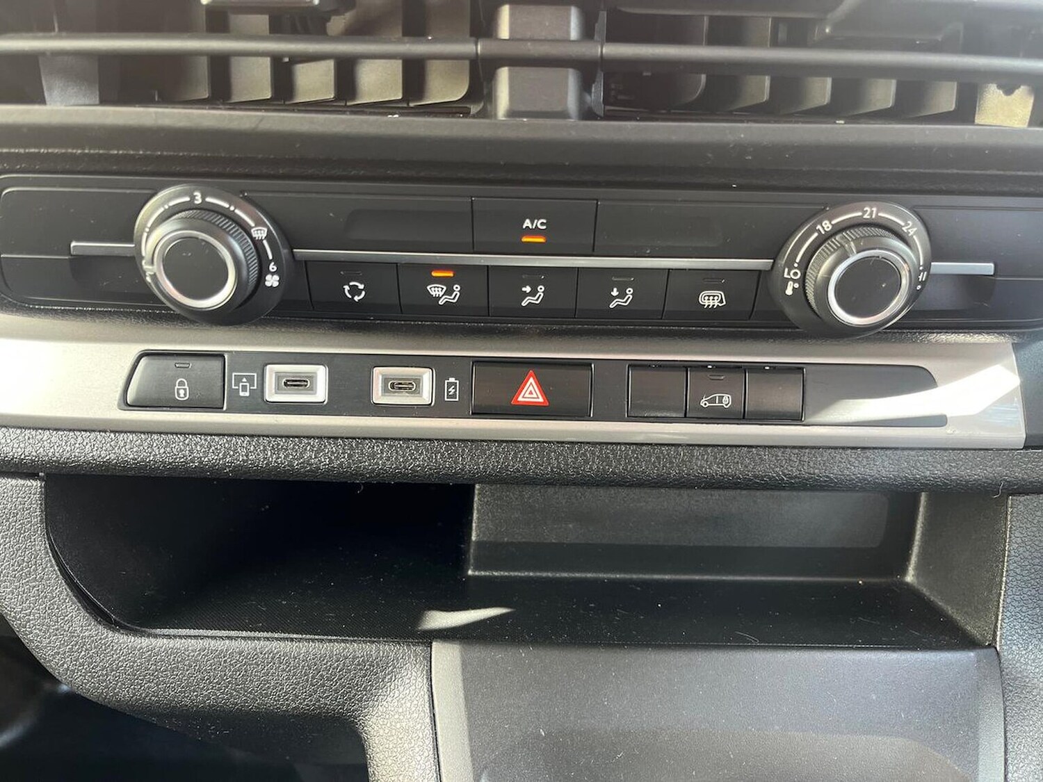 Used Vauxhall Vivaro 2024 for sale - 76182471: Photo 12