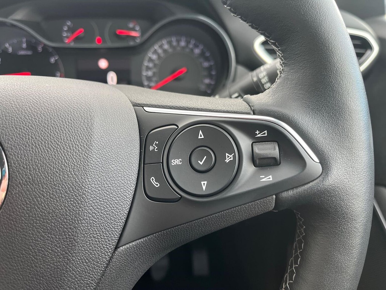 Used Vauxhall Crossland 2022 for sale - 76638883: Photo 25