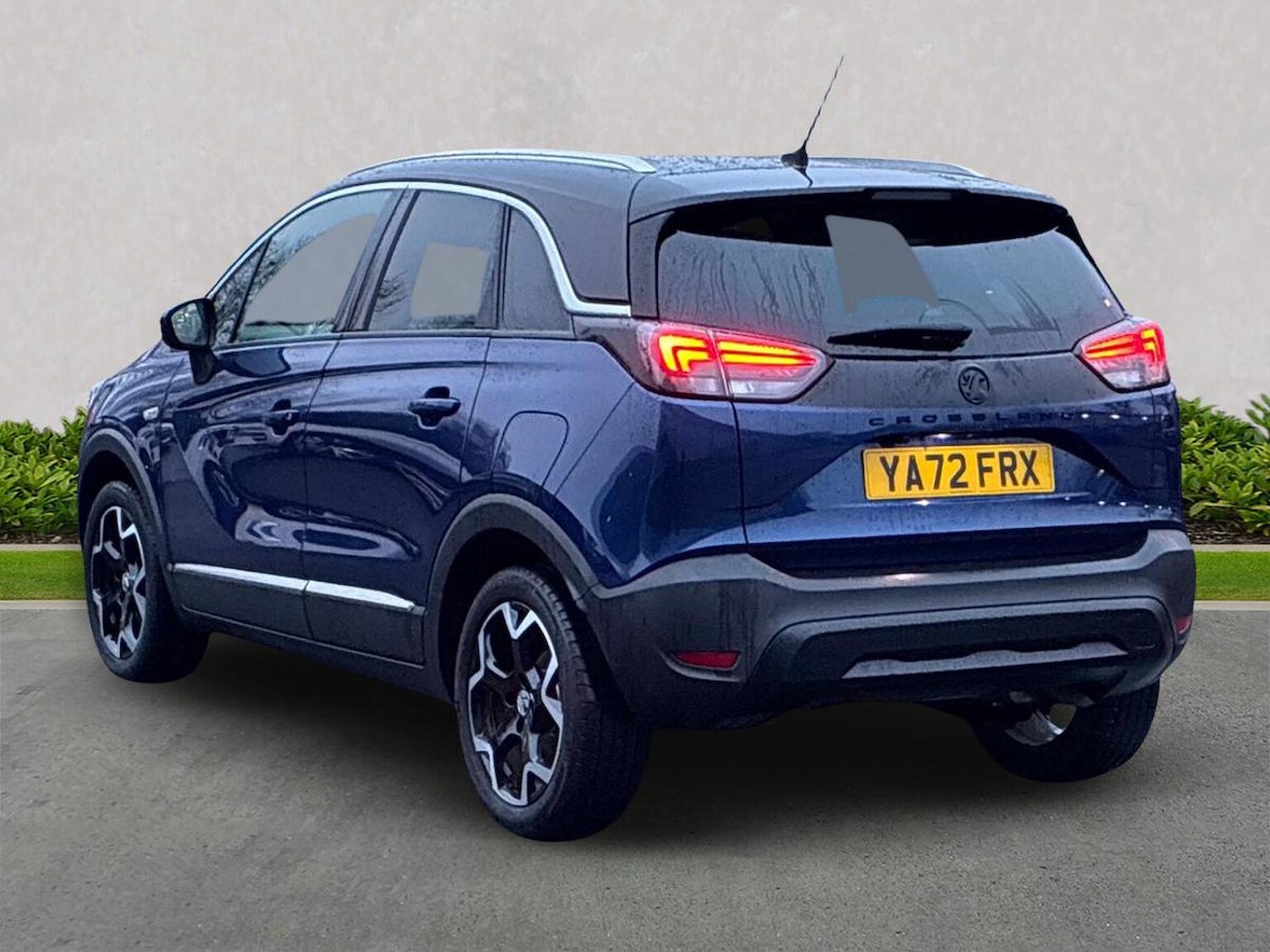 Used Vauxhall Crossland 2023 for sale - 77888617: Photo 2