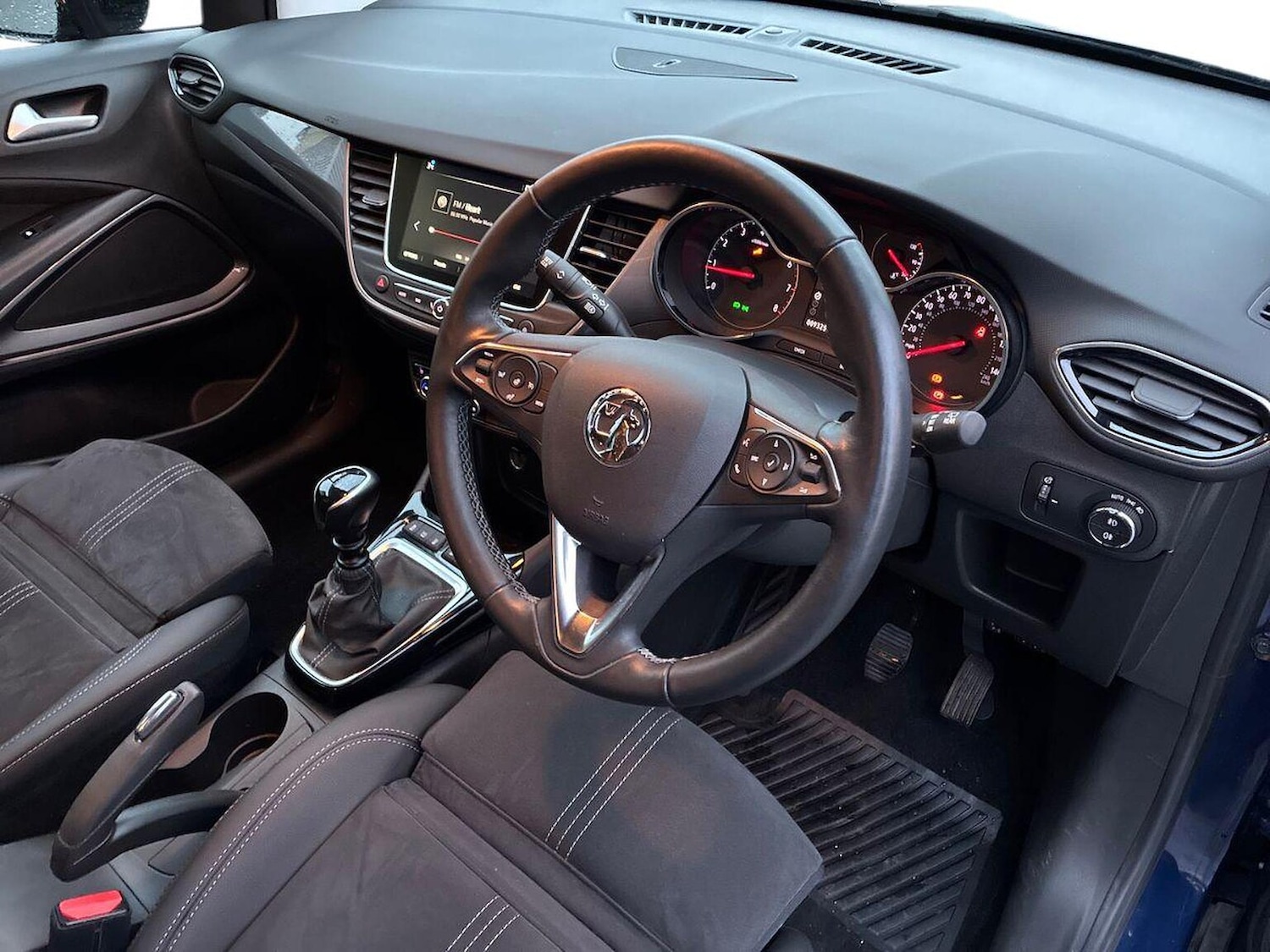 Used Vauxhall Crossland 2023 for sale - 77888617: Photo 9