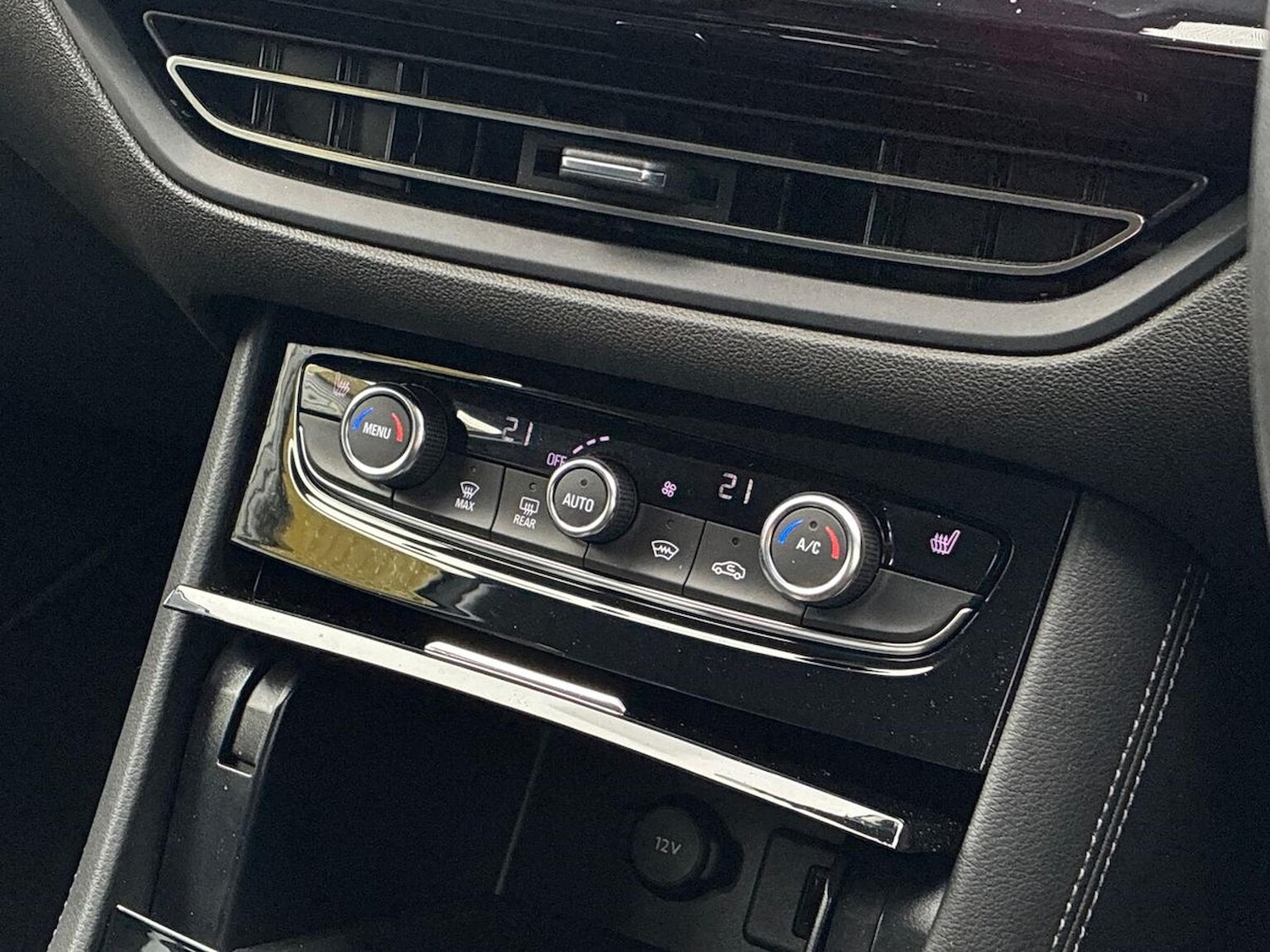 Used Vauxhall Grandland 2023 for sale - 77973977: Photo 12