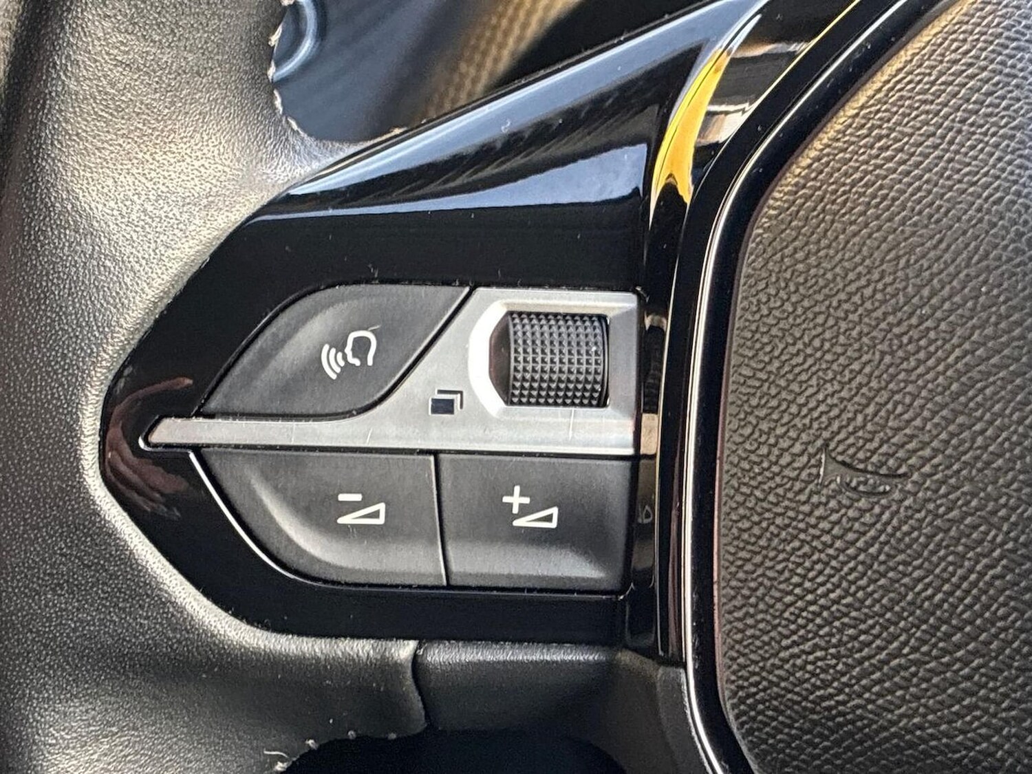 Used Peugeot 208 2020 for sale - 77822121: Photo 24