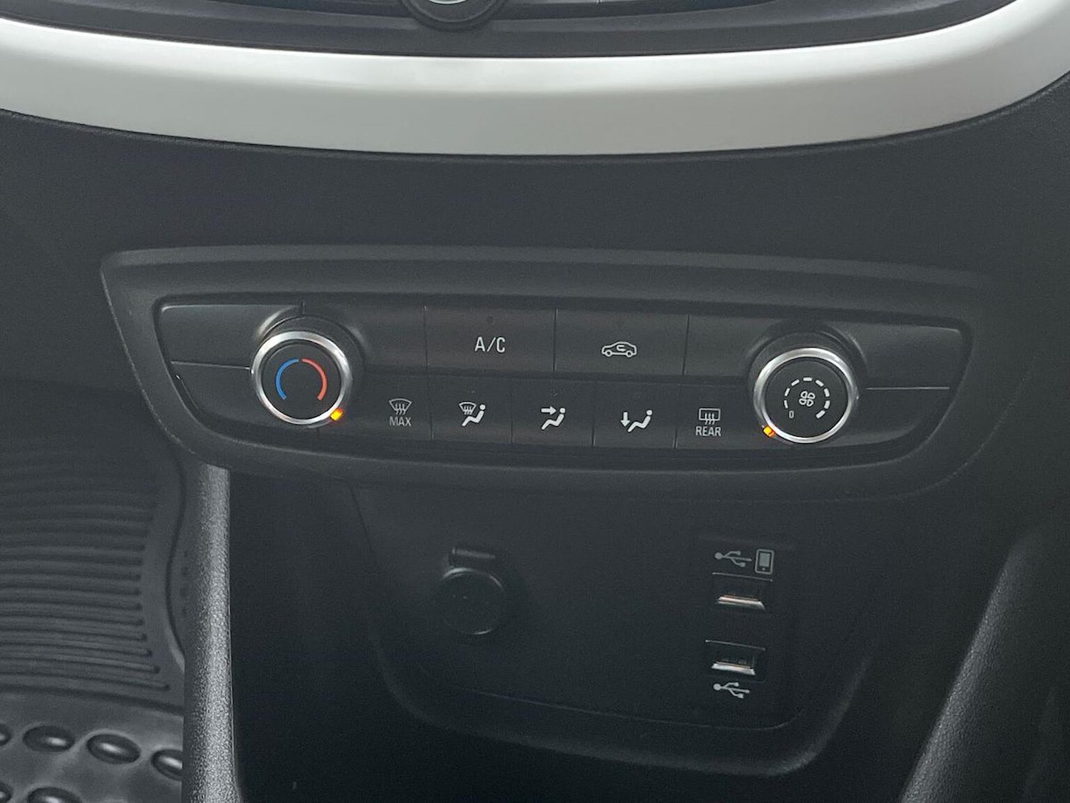 Used Vauxhall Crossland X 2020 for sale - 76877896: Photo 12