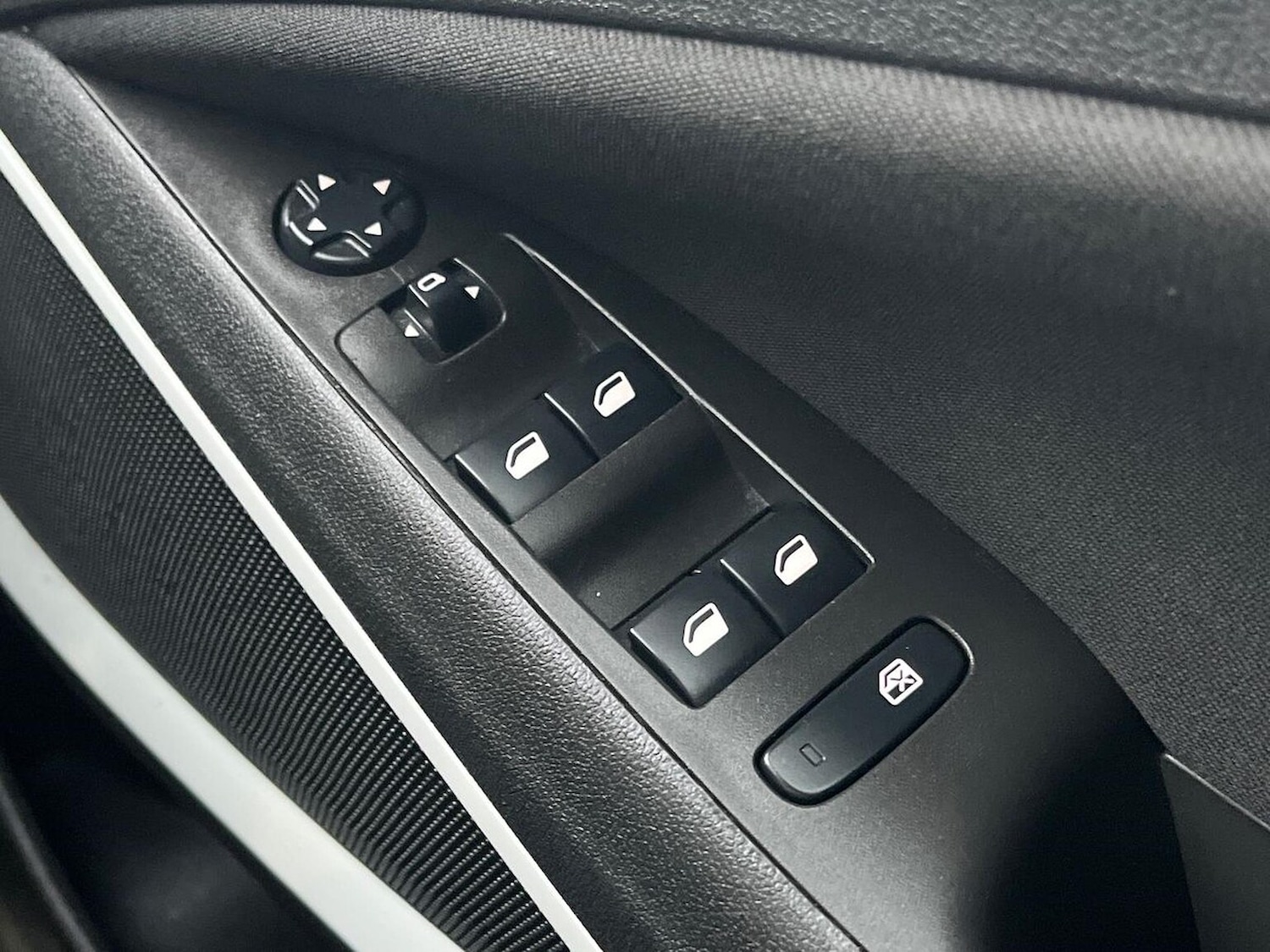 Used Vauxhall Crossland X 2020 for sale - 76877896: Photo 21