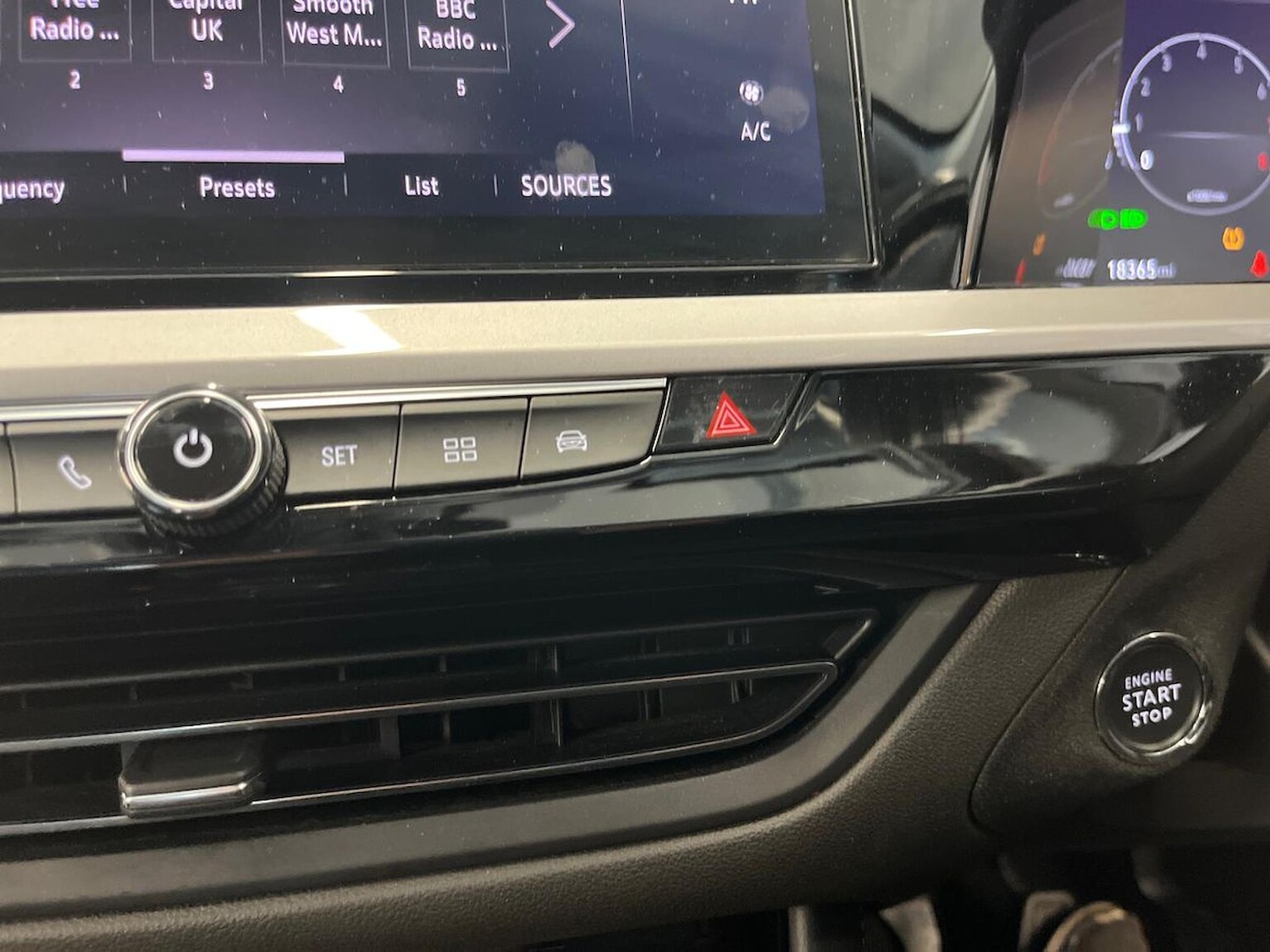 Used Vauxhall Grandland 2022 for sale - 76450546: Photo 22