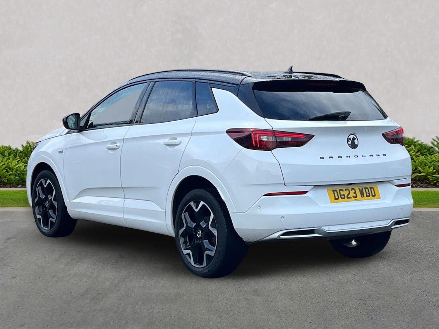 Used Vauxhall Grandland 2023 for sale - 76464638: Photo 2