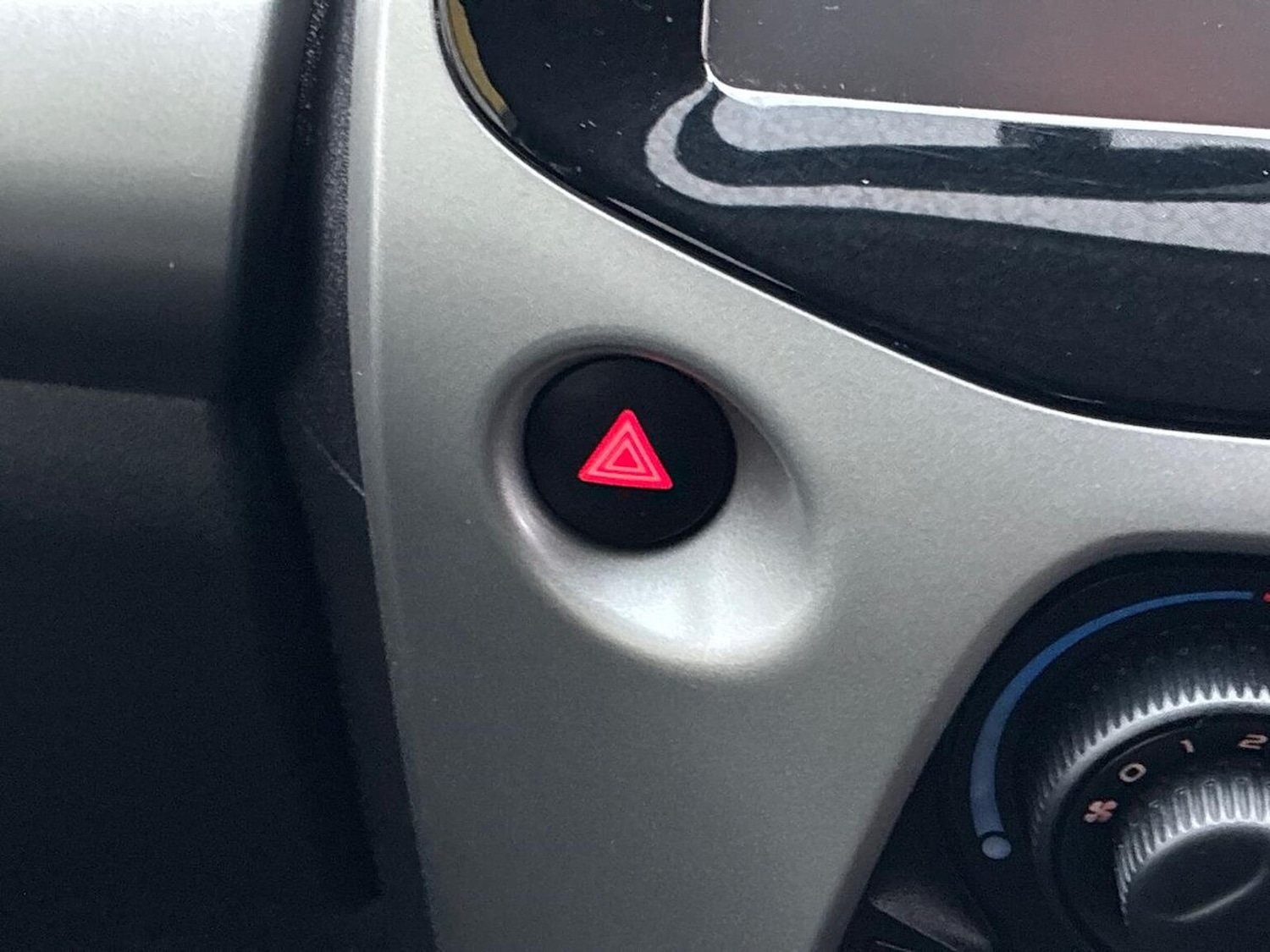 Used Peugeot 108 2017 for sale - 77078016: Photo 24