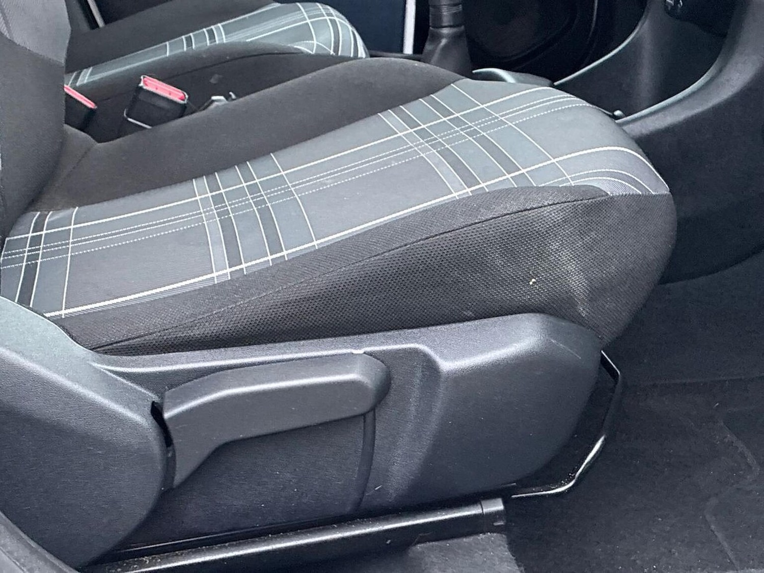 Used Peugeot 108 2017 for sale - 77078016: Photo 29