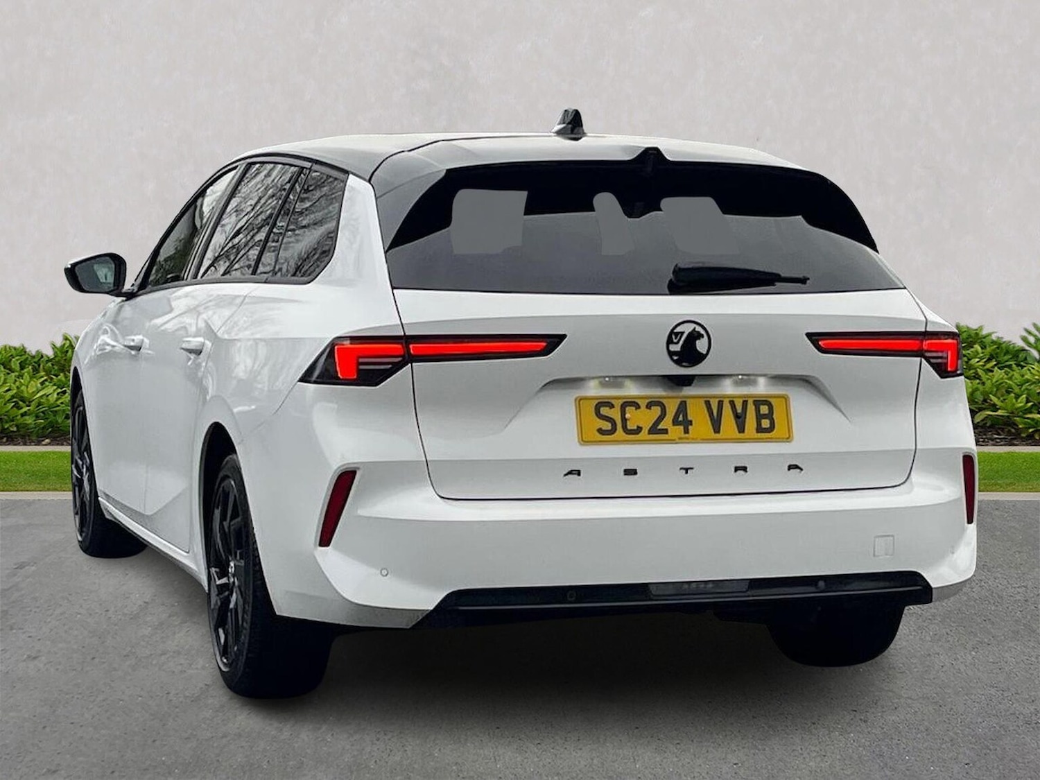 Used Vauxhall Astra 2024 for sale - 76853945: Photo 2