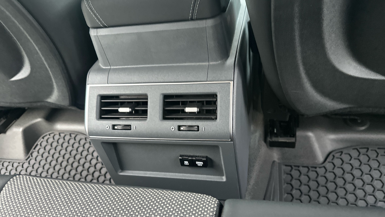 Used INEOS Grenadier 2023 for sale - 77213342: Photo 17