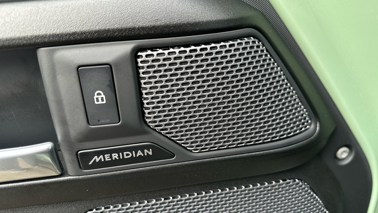 Used Land Rover Defender 2023 for sale - 77643505: Photo 23