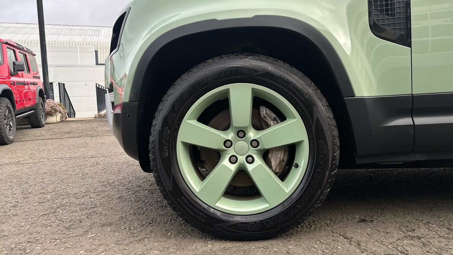 Used Land Rover Defender 2023 for sale - 77643505: Photo 9