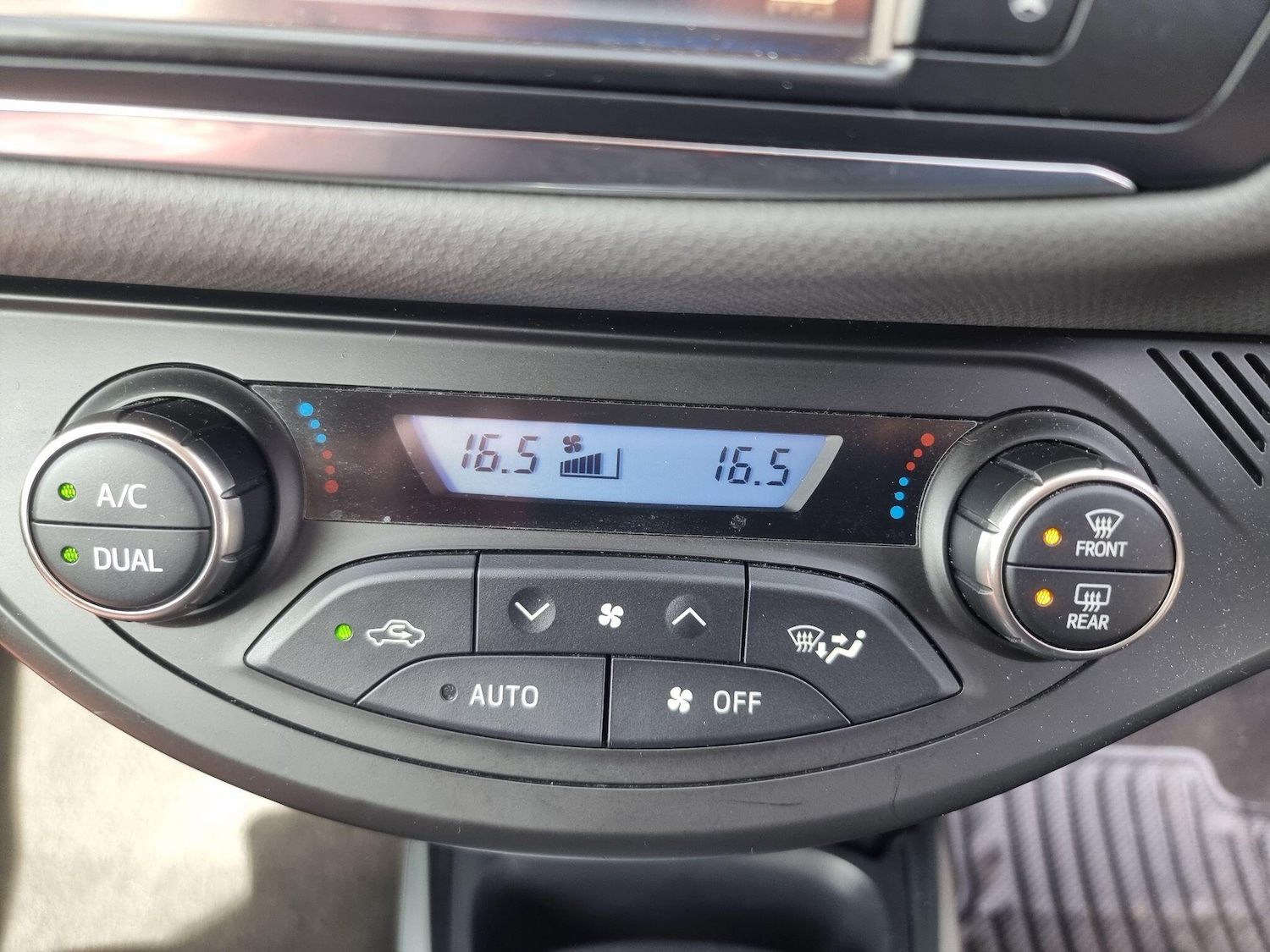 Used Toyota Yaris 2015 for sale - 77658563: Photo 19