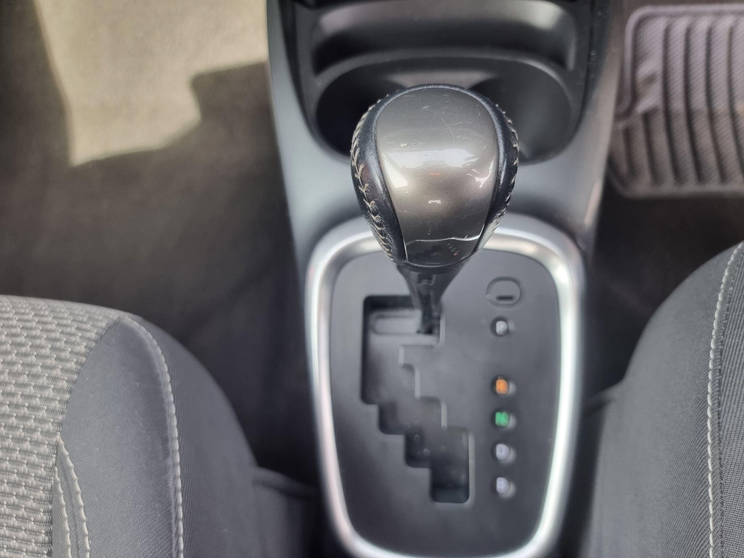 Used Toyota Yaris 2015 for sale - 77658563: Photo 21