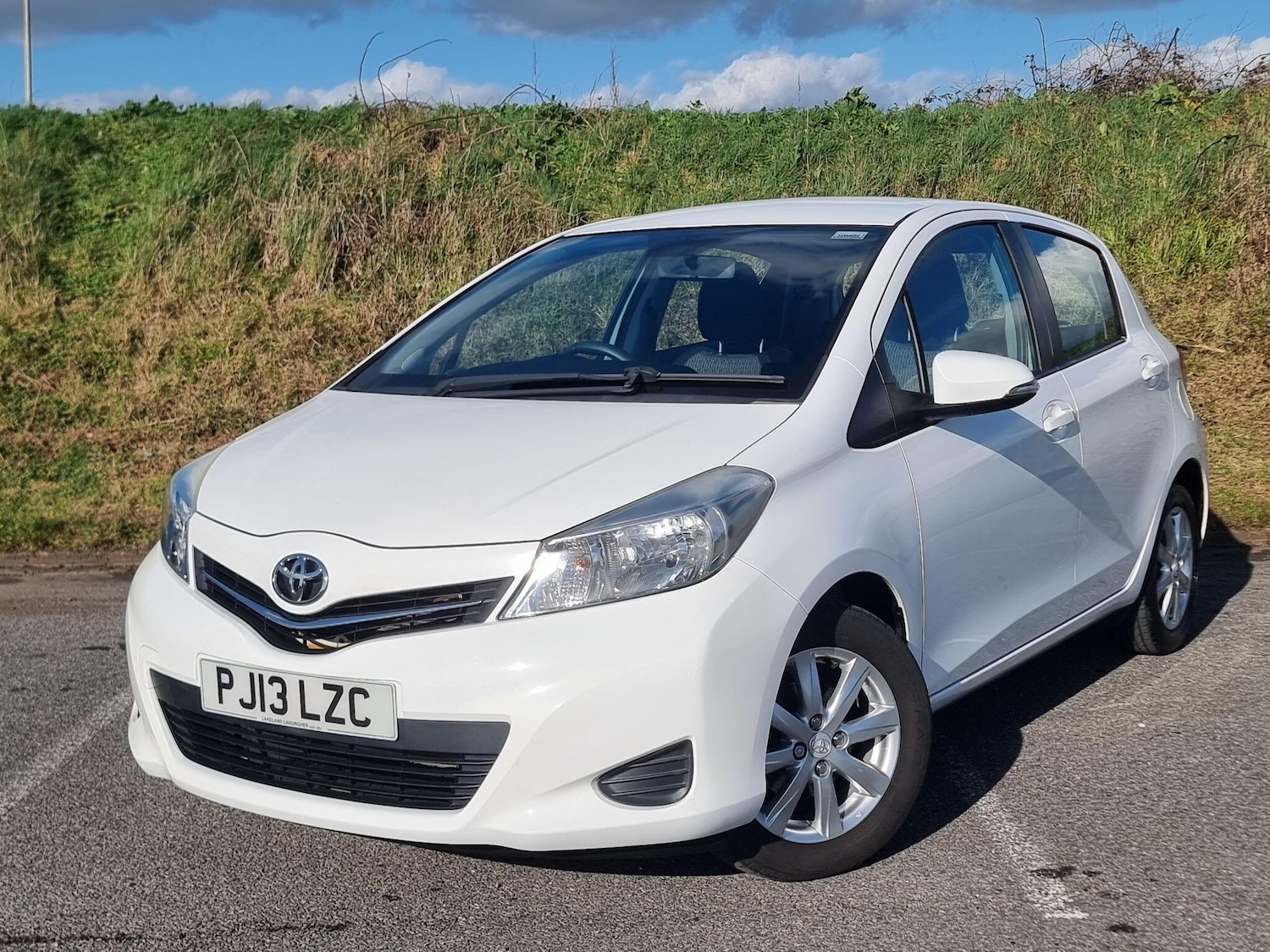 Used Toyota Yaris 2013 for sale - 77657462: Photo 12