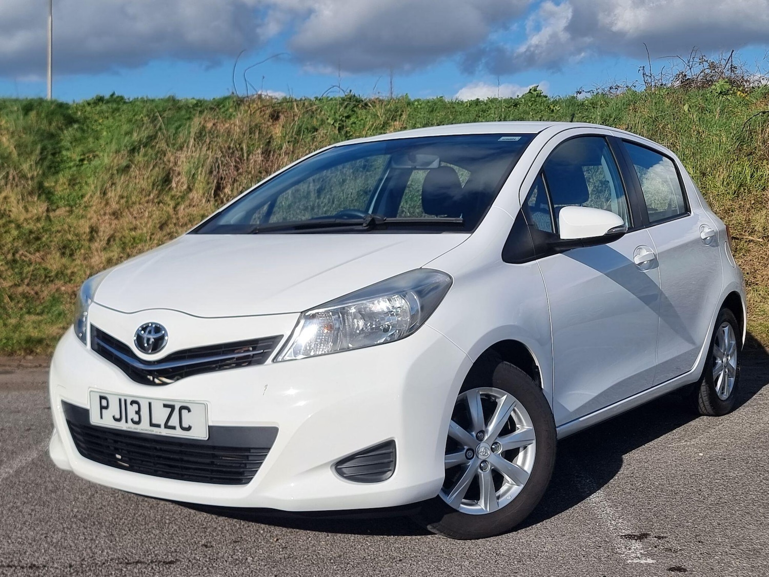 Used Toyota Yaris 2013 for sale - 77657462: Photo 19