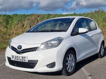 Used Toyota Yaris 2013 for sale - 77657462: Photo