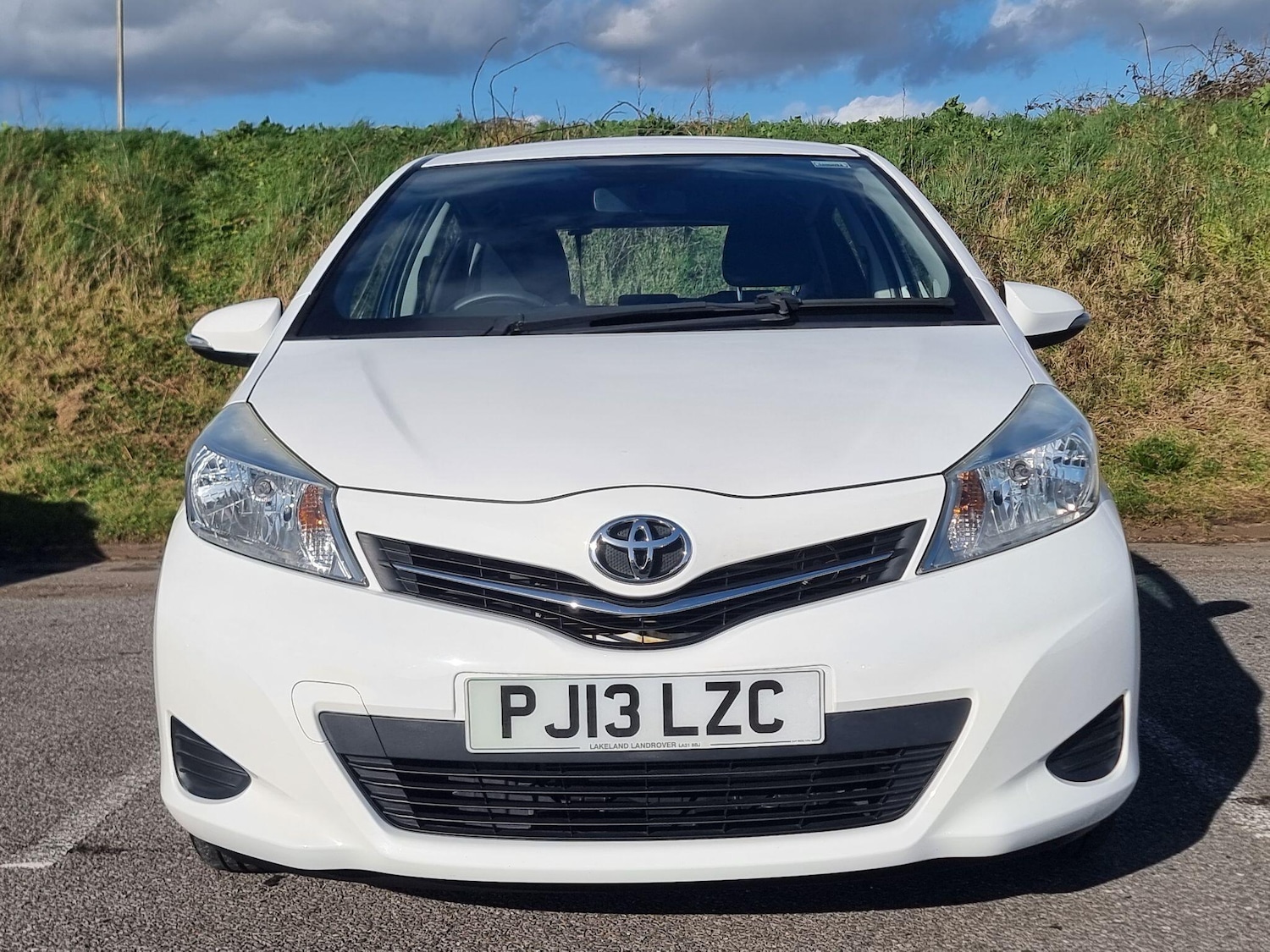 Used Toyota Yaris 2013 for sale - 77657462: Photo 5